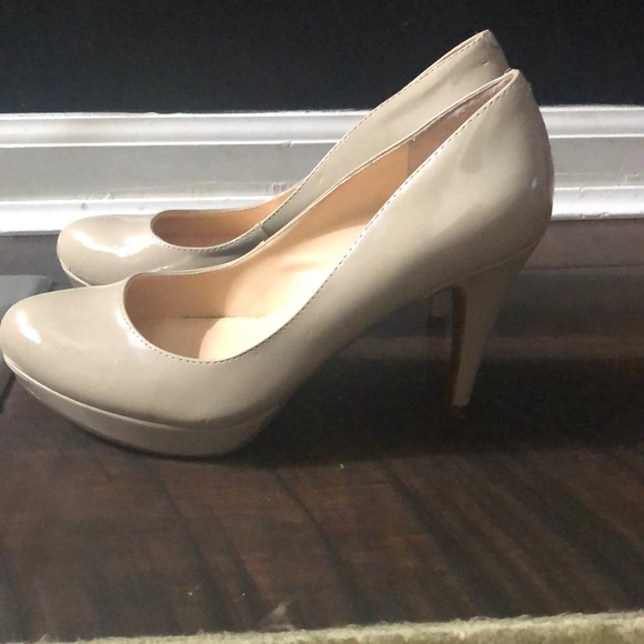 Tan Patent Heels. Size 8. - Picture 3 of 7